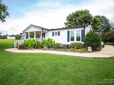 120 Country Way Dr, Lincolnton, NC 28092