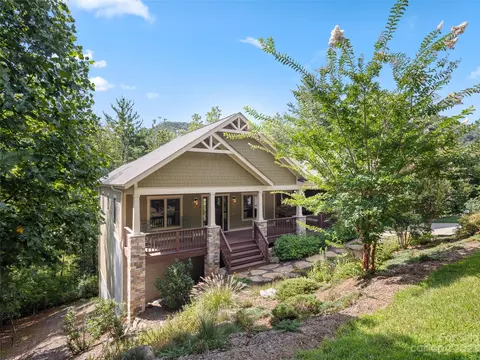 12 Sugarland Ridge Rd, Fairview, NC 28730