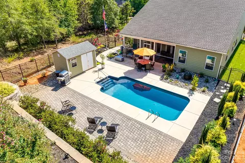 10216 Lakeshore Dr, Lancaster, SC 29720