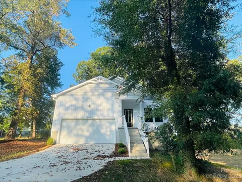 2880 4th Street Nw 1 Pl #1, Hickory, NC 28601