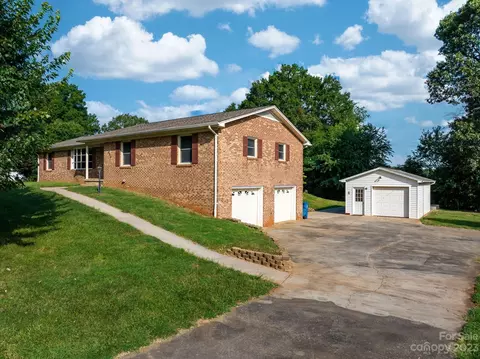 250 Hilltop St, Connelly Springs, NC 28612