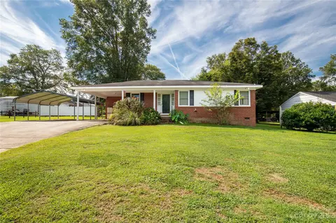 1323 Westwood Rd, Lancaster, SC 29720
