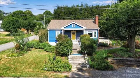 19 Clement Dr, Waynesville, NC 28786