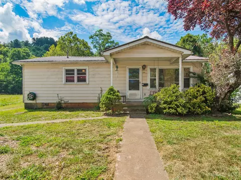 414 Allens Creek Rd, Waynesville, NC 28786