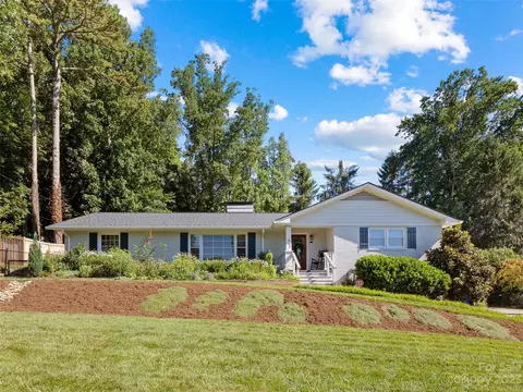 4 Oak Forest Ct, Asheville, NC 28803