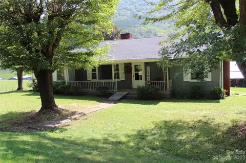 554 Turkey Creek Rd, Leicester, NC 28748