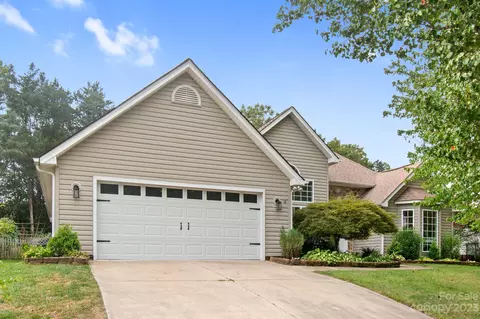 12607 Cardinal Point Rd, Charlotte, NC 28269