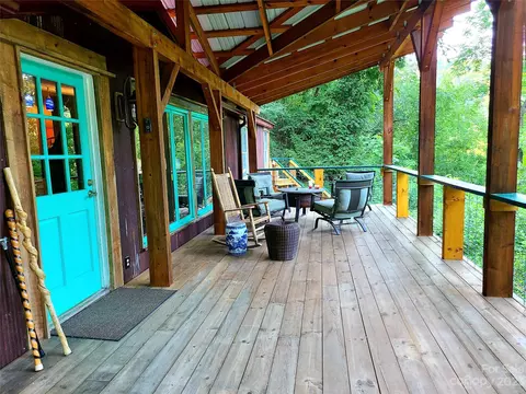 459 Island Rd, Marshall, NC 28753