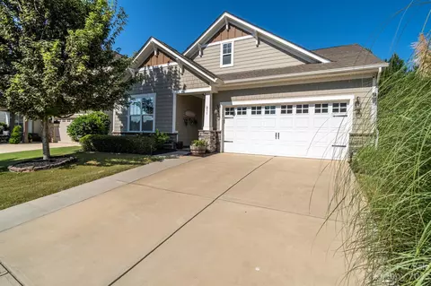 211 Blossom Ridge Dr, Mooresville, NC 28117