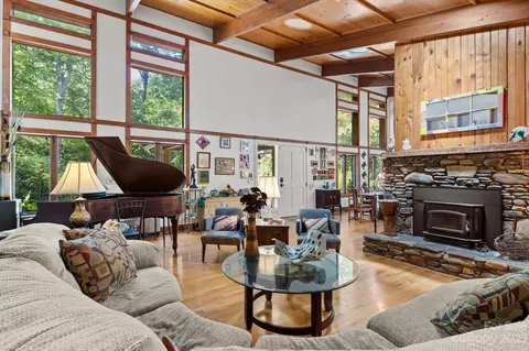 988 High Rock Acres Dr, Black Mountain, NC 28711