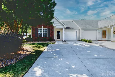 195 Oak Village Pkwy, Mooresville, NC 28117