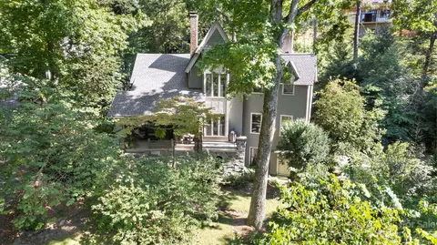 18 Cherokee Rd, Asheville, NC 28801