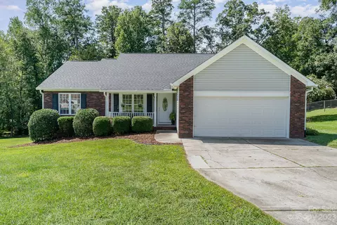 1131 Pine Cross Dr, Mount Pleasant, NC 28124