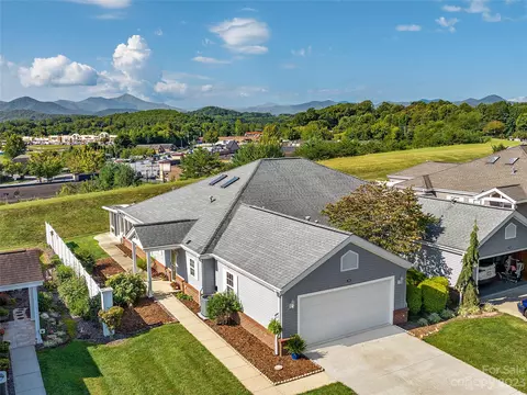 20 Heather A Way #A, Candler, NC 28715