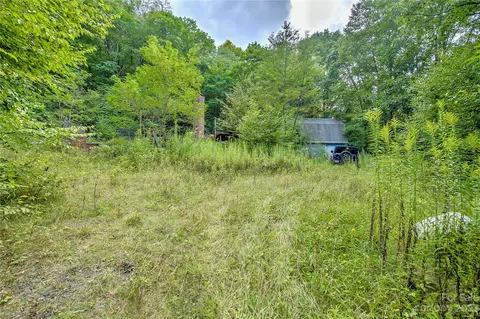 38 Johnson Rd, Spruce Pine, NC 28777 photo 3