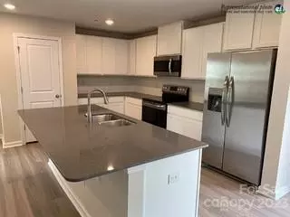 381 Hollingswood Gbd 137 Dr #GBD 137, Statesville, NC 28625