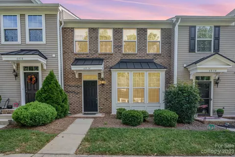 6814 Colonial Garden Dr, Huntersville, NC 28078