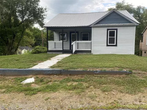 703 Stage St, Lenoir, NC 28645