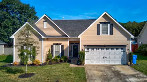 115 Kristens Court Dr, Mooresville, NC 28115