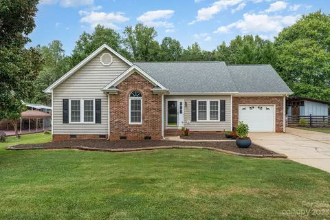 106 Woodbend Dr, Belmont, NC 28012
