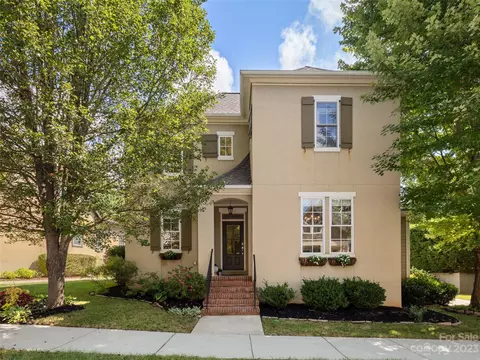 24 Dayflower Dr, Asheville, NC 28803