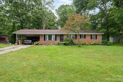 133 Bostian Lake Rd, Statesville, NC 28677
