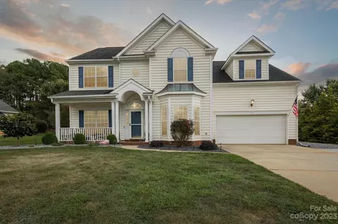 132 Spring Grove Dr, Mooresville, NC 28117