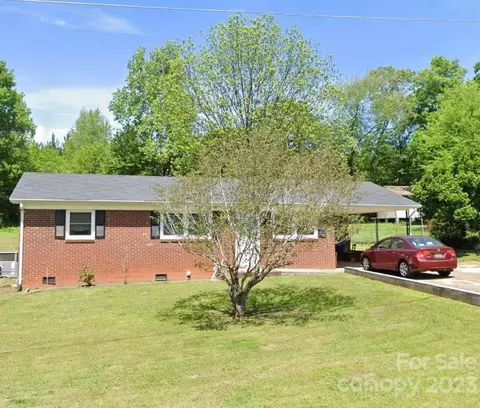 3232 Starrland Dr, Gastonia, NC 28052