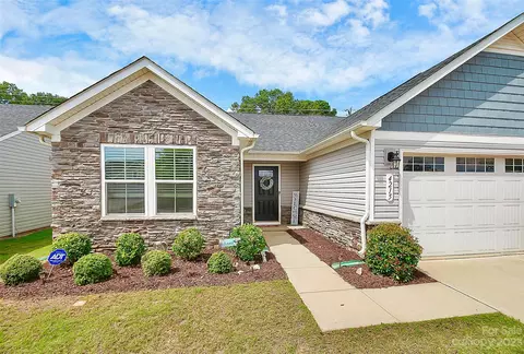 4215 Mackinnon Dr, Charlotte, NC 28214