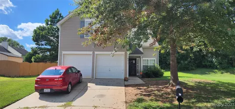 6611 Kelsey Woods Ct, Charlotte, NC 28212
