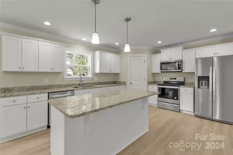 515 Hart St, Heath Springs, SC 29058