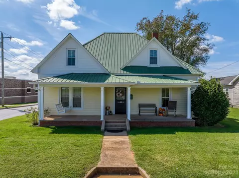 322 E Main St, Maiden, NC 28650
