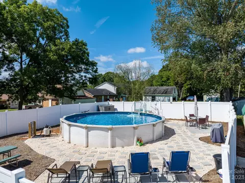 322 E Main St, Maiden, NC 28650 photo 5