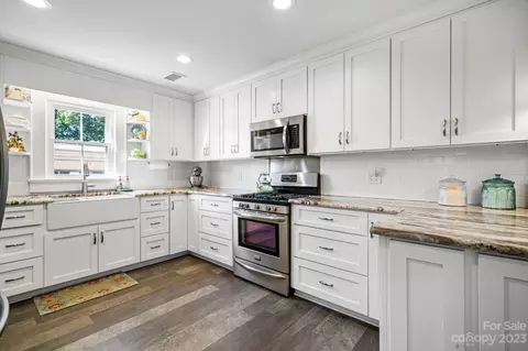 322 E Main St, Maiden, NC 28650 photo 3