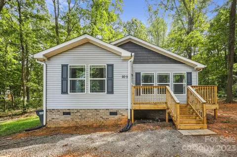 202 Eastport Ln, Mooresville, NC 28115