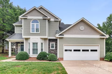 7523 Blythwood Ln, Charlotte, NC 28227