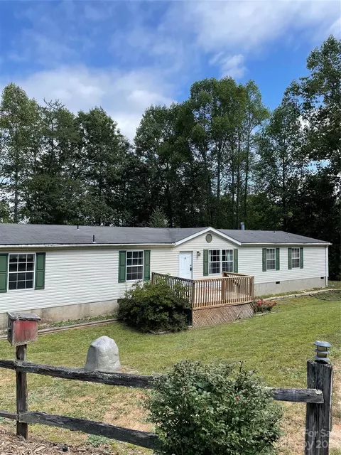114 Sleepy Forest Dr, Leicester, NC 28748