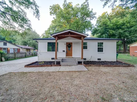 4709 Springview Rd, Charlotte, NC 28213