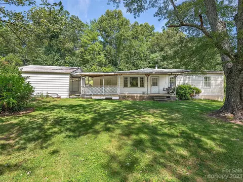 270 Blackwell Dr, Hendersonville, NC 28792