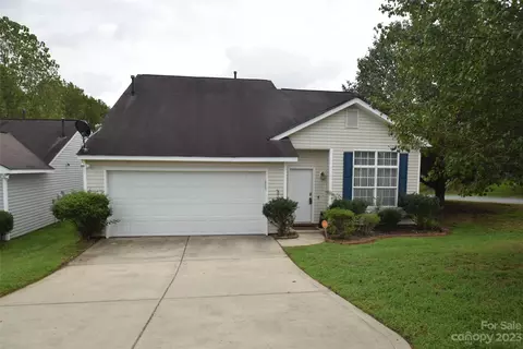 1938 Sunset Village Dr, Charlotte, NC 28216
