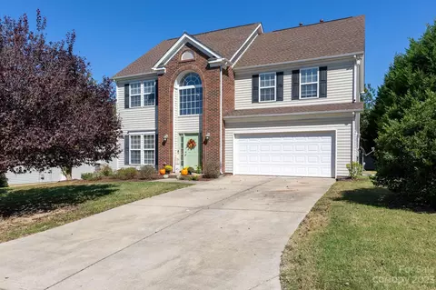 310 Basswood Ct, Lake Wylie, SC 29710