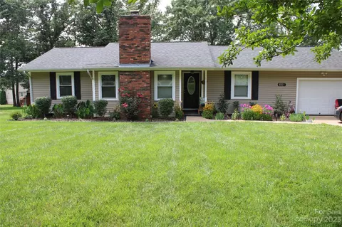 651 Hoyle St, Lincolnton, NC 28092