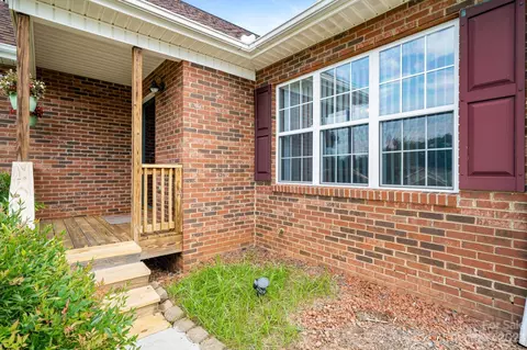 4834 Wordsworth Cir, Conover, NC 28613 photo 9