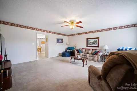 4834 Wordsworth Cir, Conover, NC 28613 photo 11