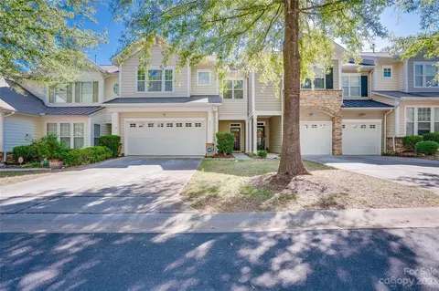 5951 Pale Moss Ln, Charlotte, NC 28269