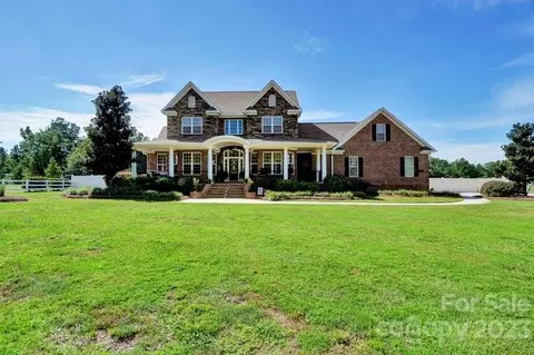 131 Benton Se Rd SE, Bolivia, NC 28422
