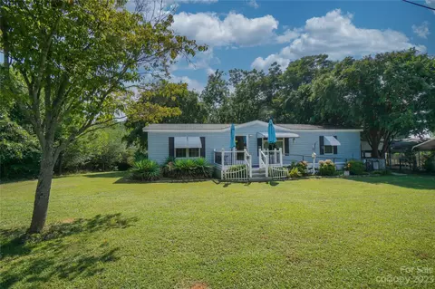 319 Dogwood Ln, Badin, NC 28009