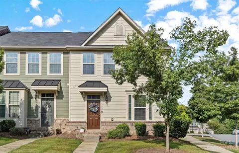 1742 Fleetwood Dr, Charlotte, NC 28208