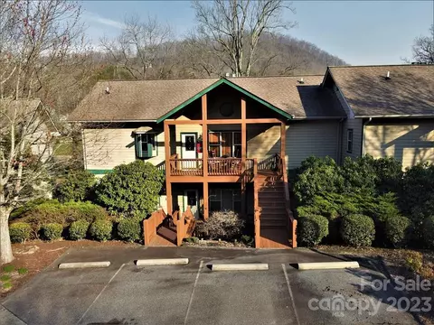 678 Olympic 2 Dr #2, Whittier, NC 28789