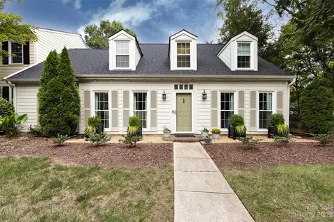 7533 Red Oak Ln, Charlotte, NC 28226